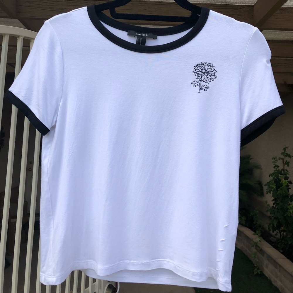 Forever 21 Cropped T-shirt